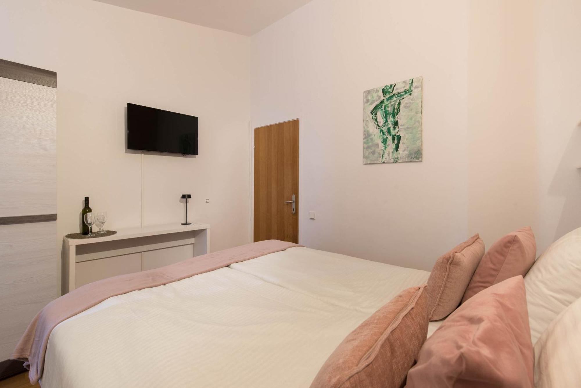 Beachfront Apartments Zanic Podstrana Habitación foto